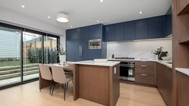 2066 E 8TH AVENUE image #1