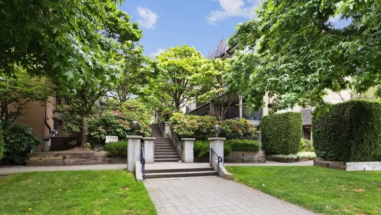 18 1561 BOOTH AVENUE image #1