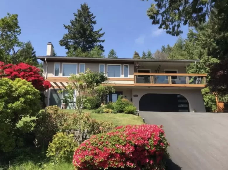 4572 WOODGREEN DRIVE, West Vancouver, BC for sale