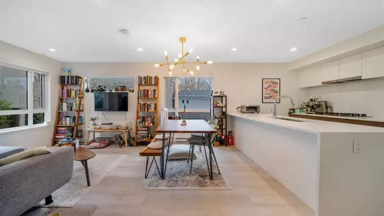 211 311 E 16TH AVENUE image #1