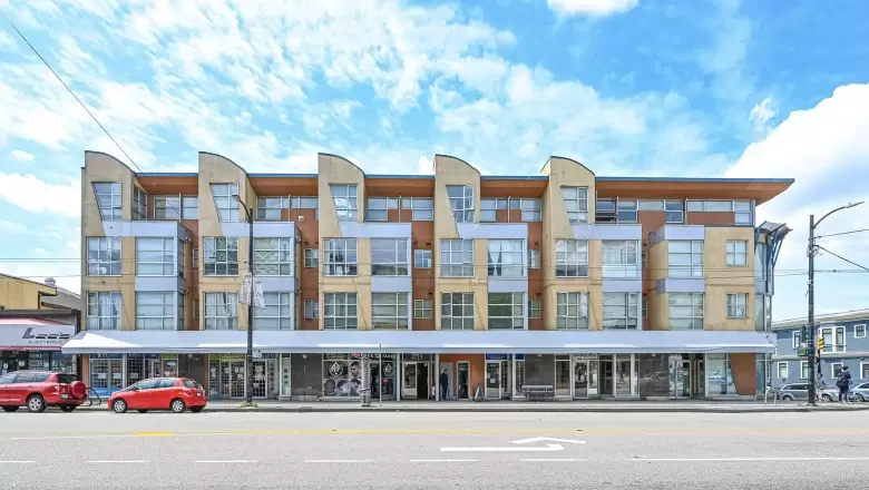 209 4113 FRASER STREET image #1