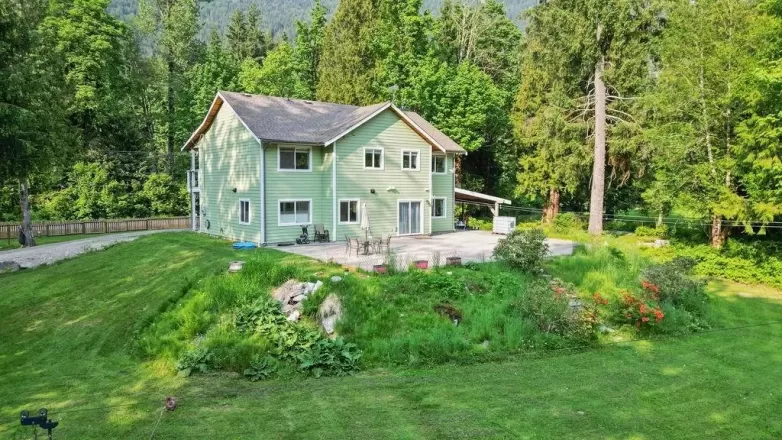 14605 SQUAMISH VALLEY ROAD, Squamish, BC for sale