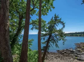 7339 BELLE ROAD, Sunshine Coast, Halfmoon Bay, BC