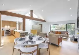 4053 SUNNYCREST DRIVE, North Vancouver, BC