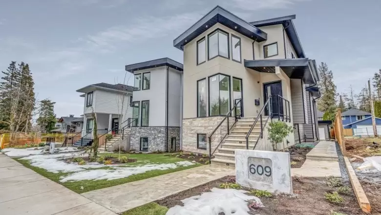 609 E 22ND STREET, North Vancouver, BC