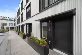 342 1120 E GEORGIA STREET, Vancouver East, Vancouver, BC