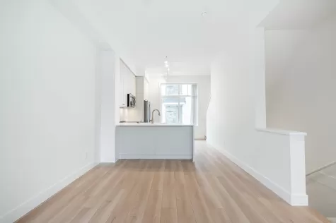 81 14151 58A AVENUE image #2