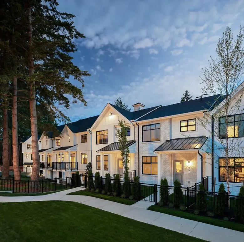 5 3327 148 STREET image #1