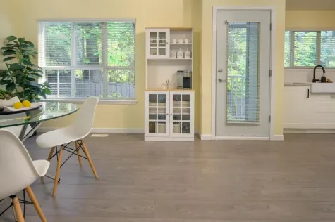 14 241 PARKSIDE DRIVE image #3