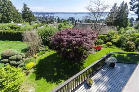 2440 QUEENS AVENUE, West Vancouver, West Vancouver, BC