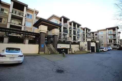 309 9655 KING GEORGE BOULEVARD image #1