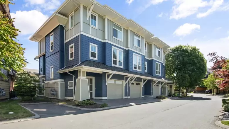10 45137 NICOMEN CRESCENT image #1