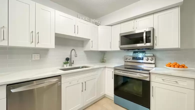 276 BALMORAL PLACE image #1