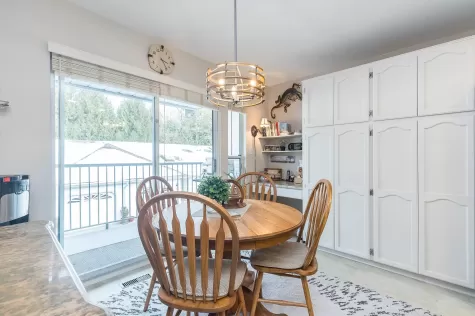 5 2988 HORN STREET image #3