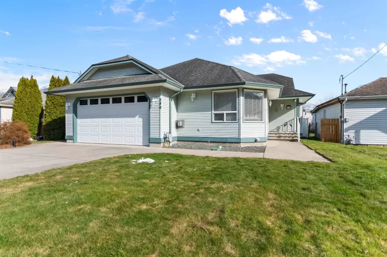 249 CARIBOO AVENUE image #1