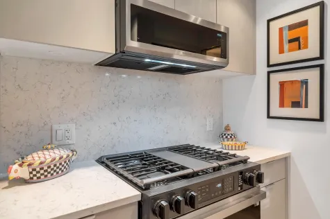 606 638 BEACH CRESCENT image #4