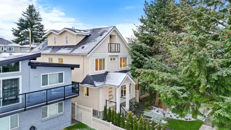 3192 E 19TH AVENUE image #1