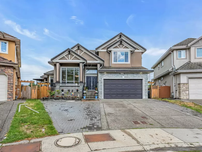 15149 76A AVENUE image #1
