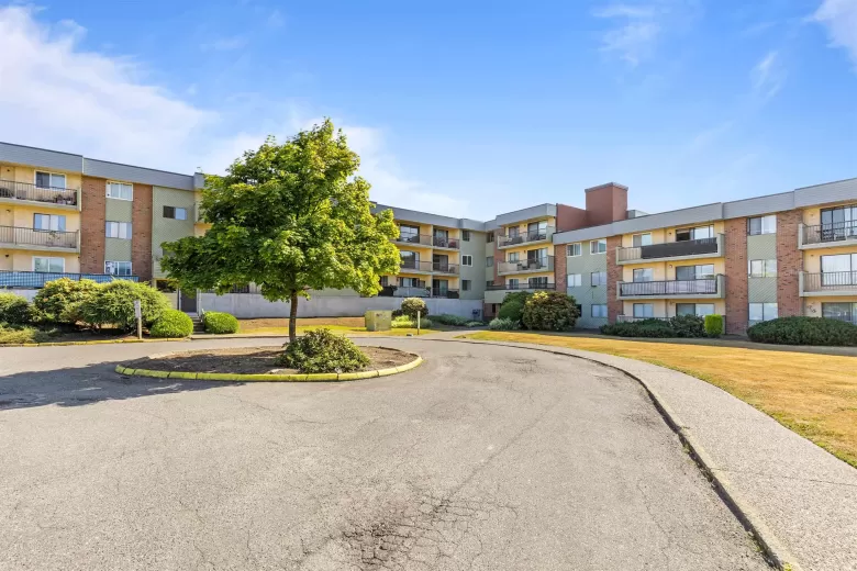 216 45598 MCINTOSH DRIVE image #1