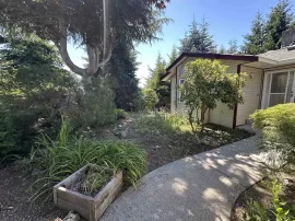 4987 LAUREL AVENUE, Sunshine Coast, Sechelt, BC