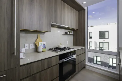 607 5212 CAMBIE STREET image #1