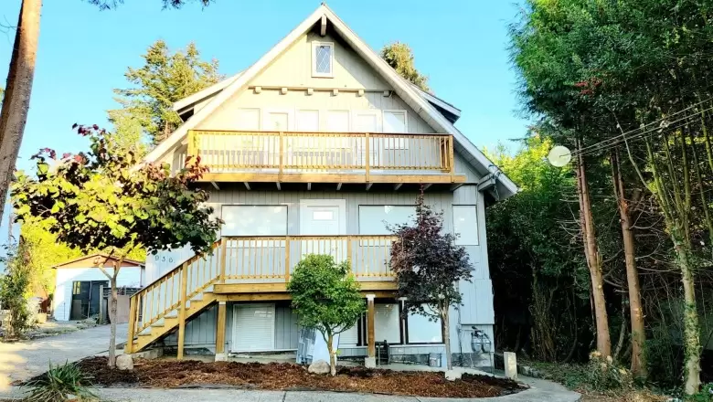 936 160 STREET image #1