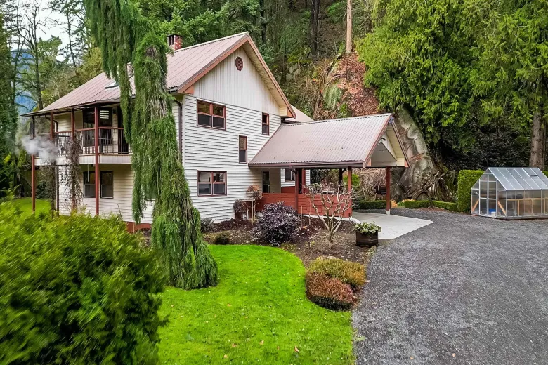 3048 HOT SPRINGS ROAD, Agassiz, BC for sale