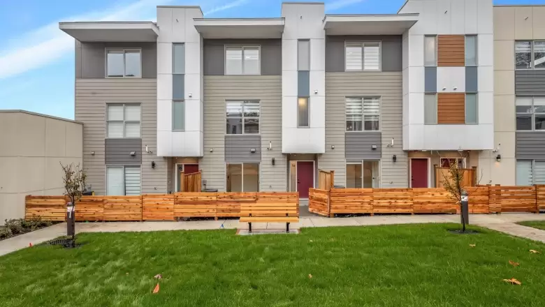 16 12585 104A AVENUE image #1