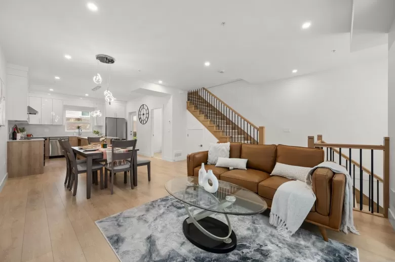2 2258 KELLY AVENUE image #1
