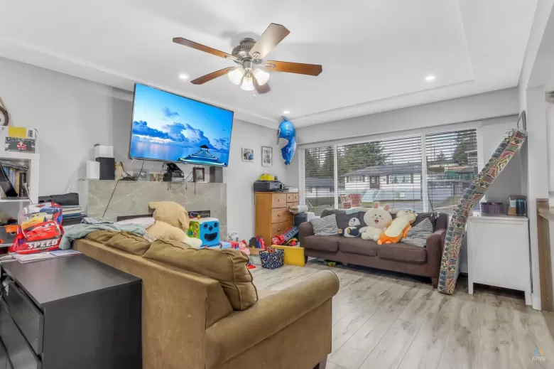 9729 PRINCESS DRIVE image #1