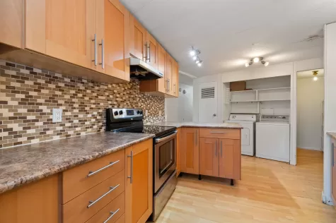 58 8220 KING GEORGE BOULEVARD image #3