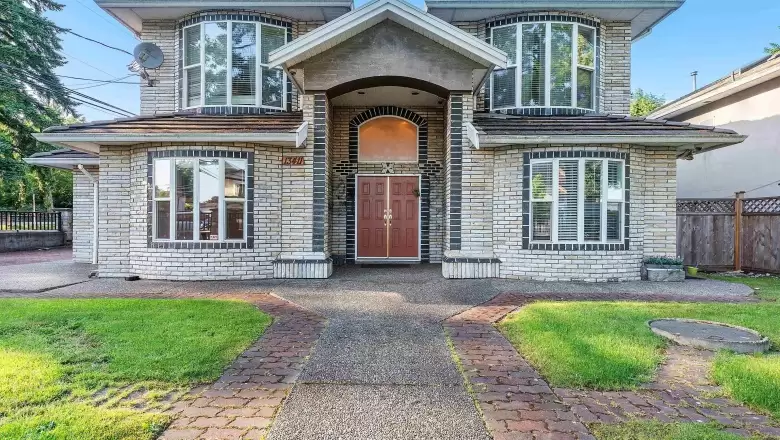 13411 68 AVENUE image #1