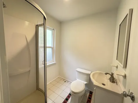 4043 ROSE CRESCENT image #3