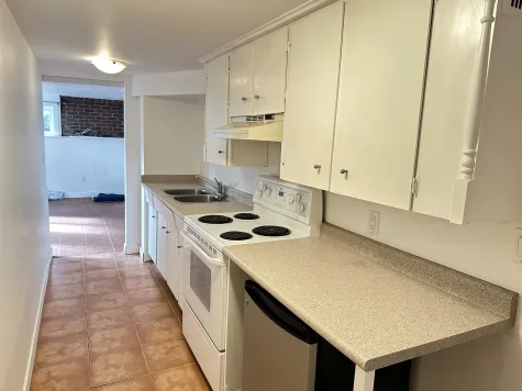 4043 ROSE CRESCENT image #4