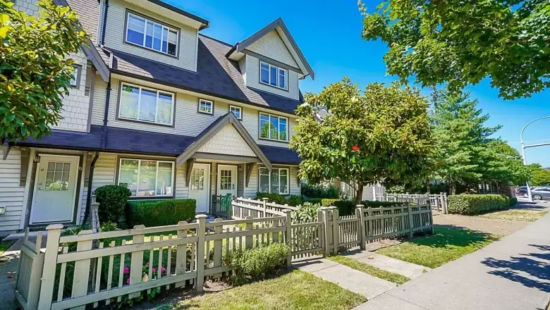 15 15871 85 AVENUE image #1