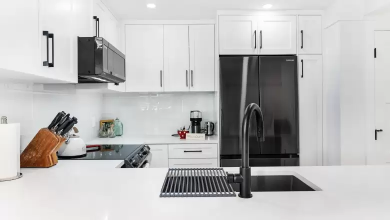 407 1135 QUAYSIDE DRIVE image #1