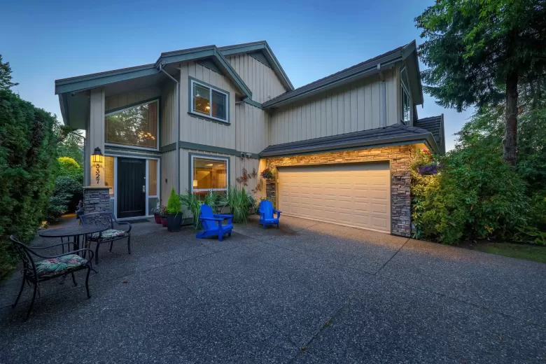 3327 PLATEAU BOULEVARD image #1