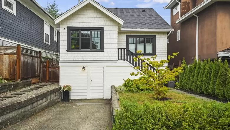 885 E 26TH AVENUE image #1