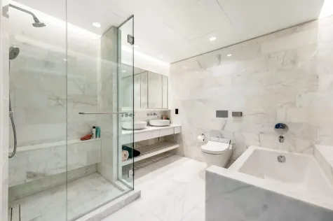 1482 ROBSON STREET image #2