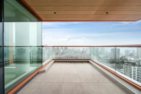 1482 ROBSON STREET image #4