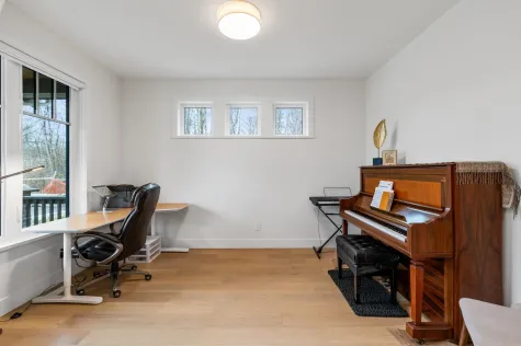 19675 78A AVENUE image #2