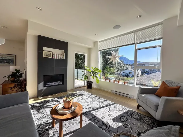 6 38447 BUCKLEY AVENUE image #1