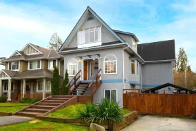 241-243 E 19TH STREET, North Vancouver, North Vancouver, BC