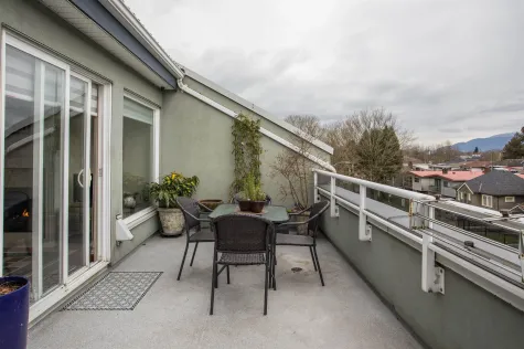 403 315 RENFREW STREET image #1