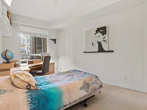 214 5835 HAMPTON PLACE image #2