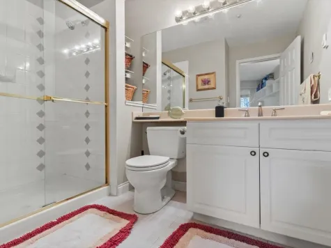 214 5835 HAMPTON PLACE image #4