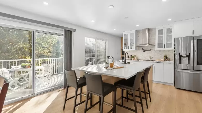 3318 ROBSON DRIVE image #1