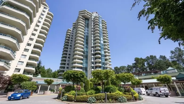 10E 338 TAYLOR WAY image #1