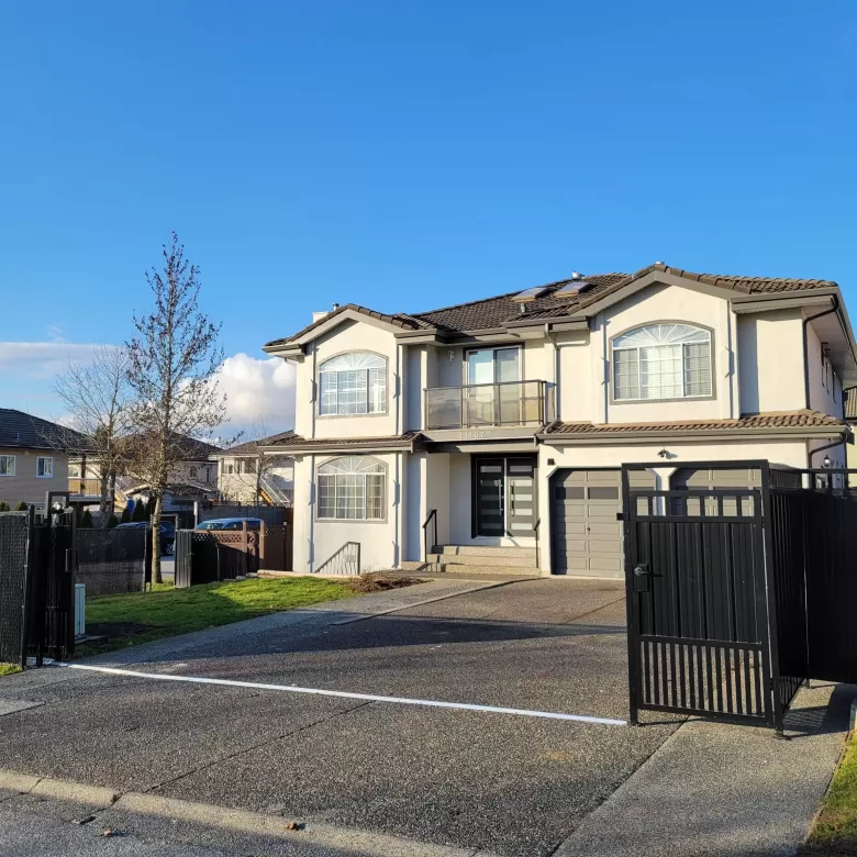 13807 91 AVENUE image #1