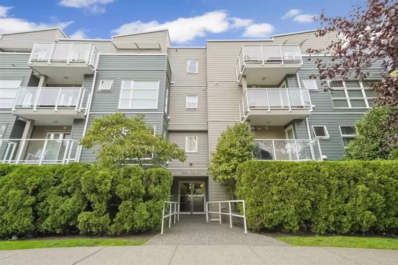 401 2815 YEW STREET image #1